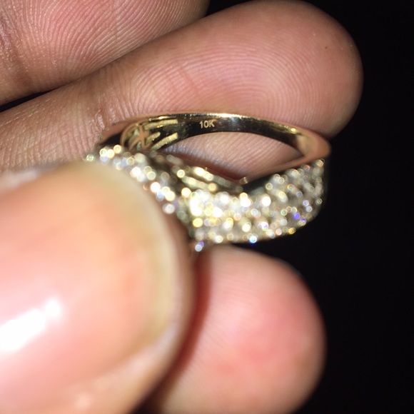 Ring - Picture 3 of 6